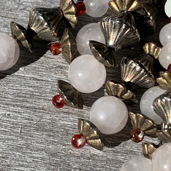 Vintage | Clip Beaded Earrings - Picture 9 of 14